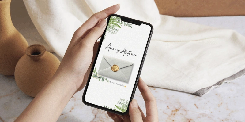 Móvil mostrando una invitación digital de boda